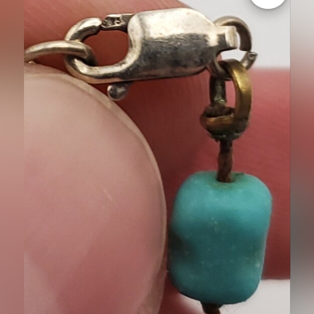 Necklace featuring turquoise nugget beads wth silver clasp. - Picture 6 of 7